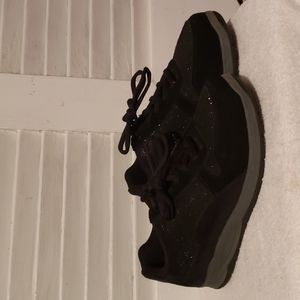 NWoT☆ DREW Sneakers